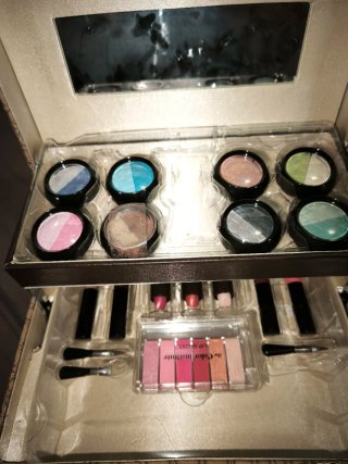 Baúl maquillaje cocodrilo beige y marrón