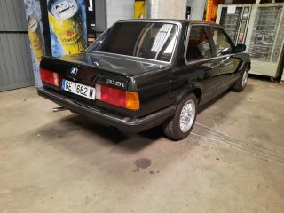 BMW E30 1980