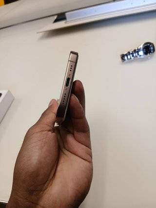 iPhone 16 Pro Oro/Plata