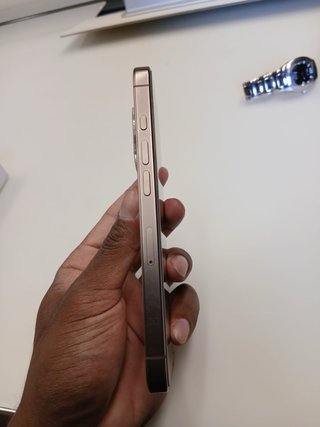 iPhone 16 Pro Oro/Plata