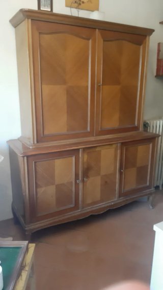 Mesa comedor ,sillas,libreria y aparador clasicos