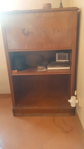 Mesa comedor ,sillas,libreria y aparador clasicos
