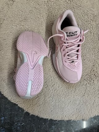 Zapatillas Nike rosas y blancas