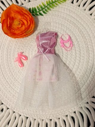 Vestido y Accesorios para Barbie