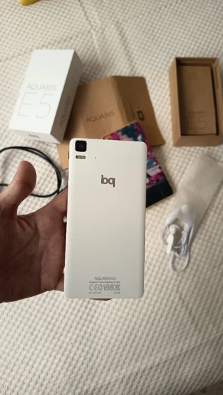 Móvil BQ Aquaris blanco 5"