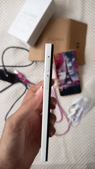 Móvil BQ Aquaris blanco 5"