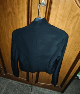 Giacca elegante nera con zip dorate