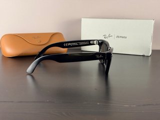 Ray-Ban Meta Wayfarer Gen 2 | Shiny Black G15
