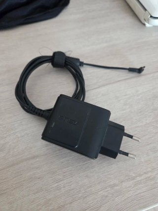 Portátil Asus Blanco Compacto