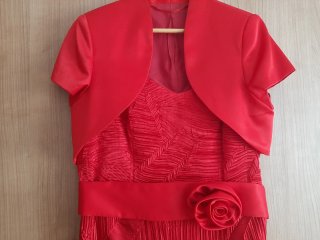 Vestido rojo corto con chaqueta talla 44--46