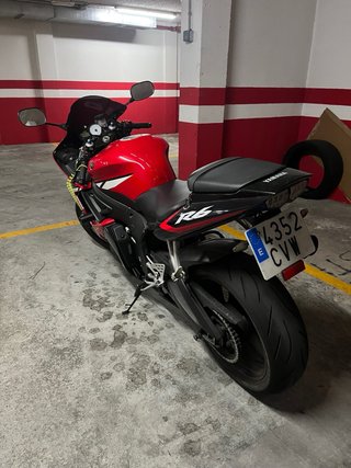 Yamaha R6 2004 Roja y Negra