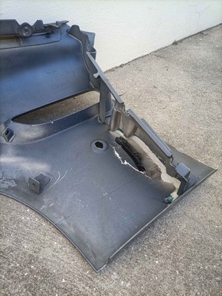 Guarda lamas direito Aston Martin V8 Vantage
