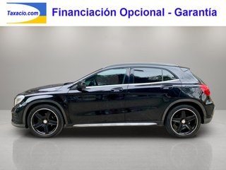 Mercedes-Benz GLA 200d AMG LINE - Como nuevo