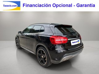 Mercedes-Benz GLA 200d AMG LINE - Como nuevo