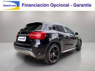 Mercedes-Benz GLA 200d AMG LINE - Como nuevo