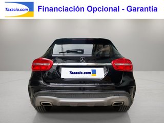 Mercedes-Benz GLA 200d AMG LINE - Como nuevo