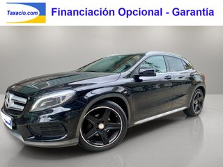 Mercedes-Benz GLA 200d AMG LINE - Como nuevo