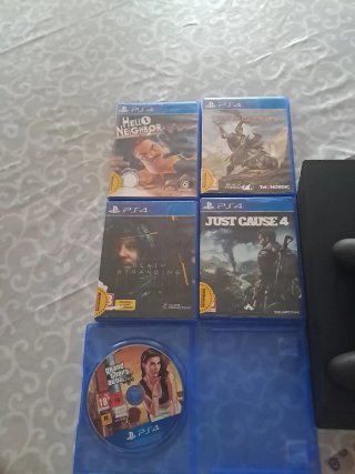 PS4 Pro 1TB + 5 Juegos + 3 Mandos