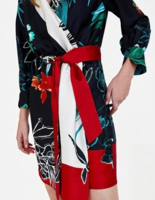 Vestido Zara cruzado estampado