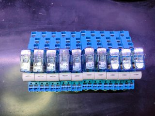 STOCK 10 PZ RELÈ FINDER 24V DC