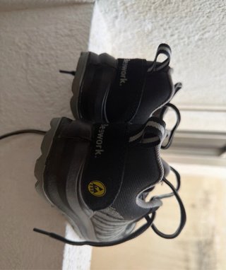 Botas de seguridad negras y grises