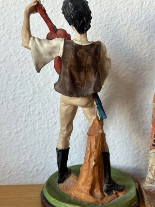 Pareja Figuras Artesanales Guitarrista y Mujer