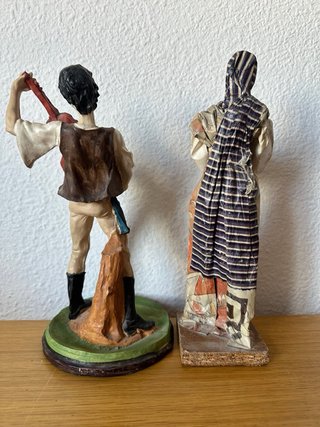 Pareja Figuras Artesanales Guitarrista y Mujer