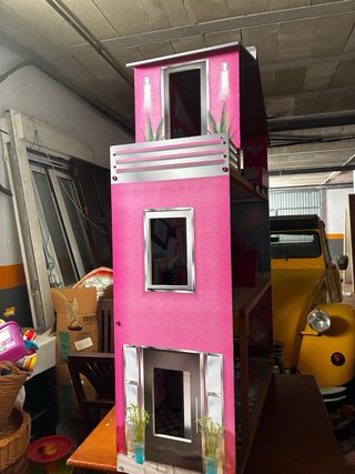 Casa de muñecas estilo moderno