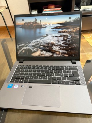Acer TravelMate P2 14 Portátil