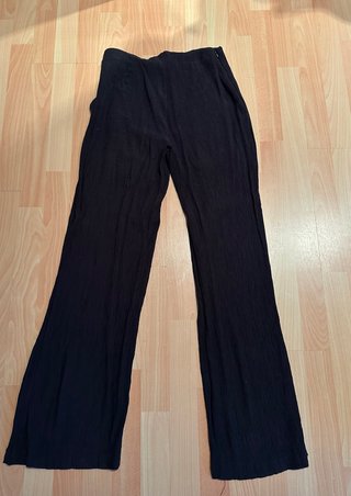Pantalón fluido Stradivarius negro