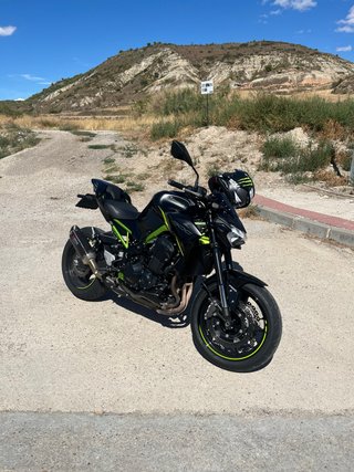 Kawasaki Z900 Performance Negra/Verde