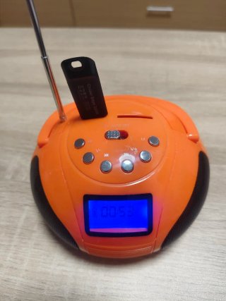 Radio reloj Portátil lector USB, Tarjetas, batería