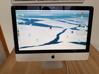 iMac Apple plateado 21,5 pulgadas