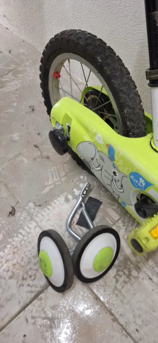Bicicleta infantil 16 con ruedines