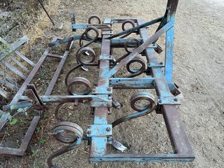 Arado y vertedera para tractor cada uno 350€