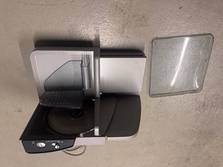 Cortadora de fiambres eléctrica