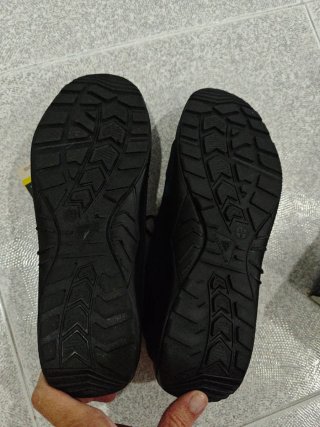 Zapatos seguridad Delta Plus azules,sin estrenar.