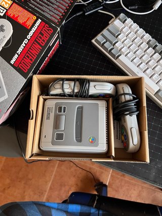 Nintendo Classic Mini SNES + 2 Mandos y cable.