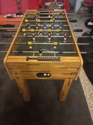Futbolín de madera grande