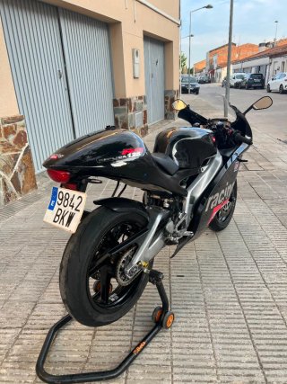 Aprilia RS 125 2T Negra con Extras