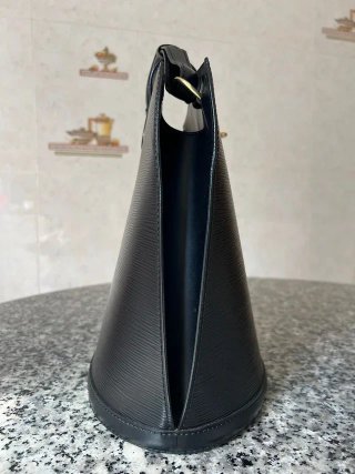 Louis Vuitton Cluny Cuero Epi Negro | Como Nuevo