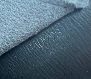 Louis Vuitton Cluny Cuero Epi Negro | Como Nuevo