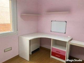 Dormitorio infantil modular blanco y rojo