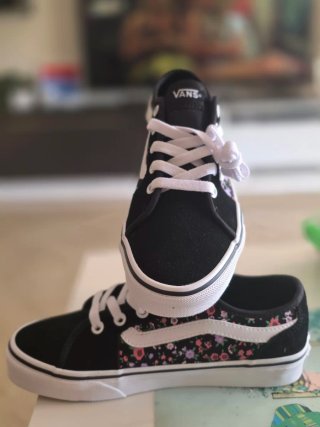 Zapatillas Vans chica talla 36.5 sin estrenar