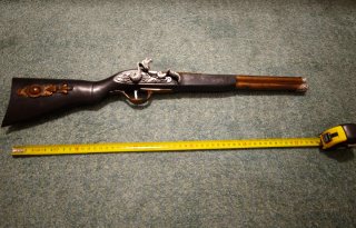 Conjunto pistola y espada de juguete