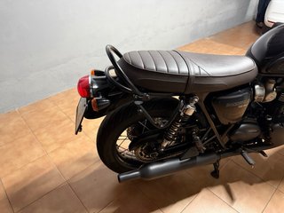 Triumph Bonneville T120 Black
