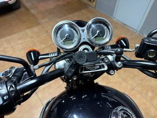 Triumph Bonneville T120 Black