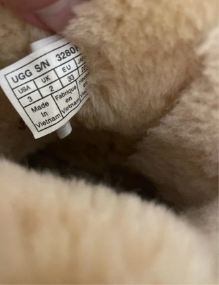 Stivali UGG per bambina taglia 33 in pelle marrone