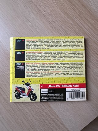 CDs: Bolero Mix, Lola Lolita, Villancicos,