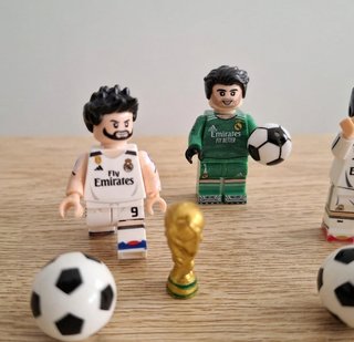 5 Figuras Real Madrid - CR7, Benzema, Courtois,etc
